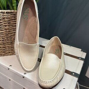 SAS‎ Simplify - Everyday Loafer Women’s Pearl Bone size 9M